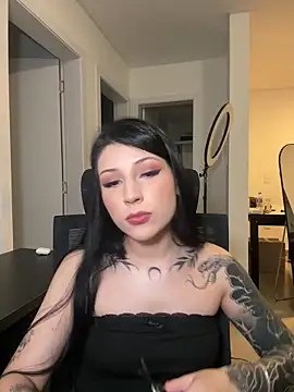 Snapshot of Privad_ravenna chatting on April 26, 1:25 am Privad ravenna online show from April 26, 1:25 am