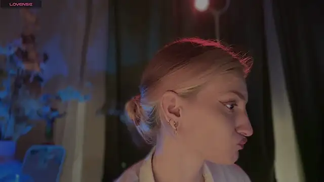 WendyGilber online show from April 28, 7:19 pm