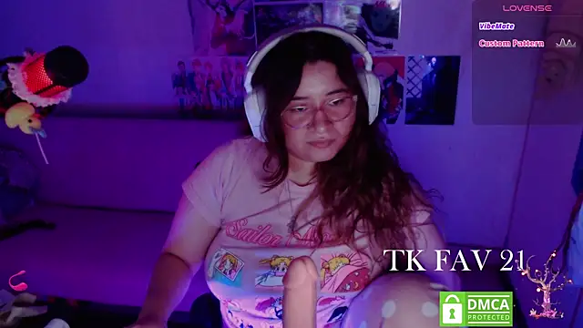 Pink girl0n online show from May 28, 8:44 am