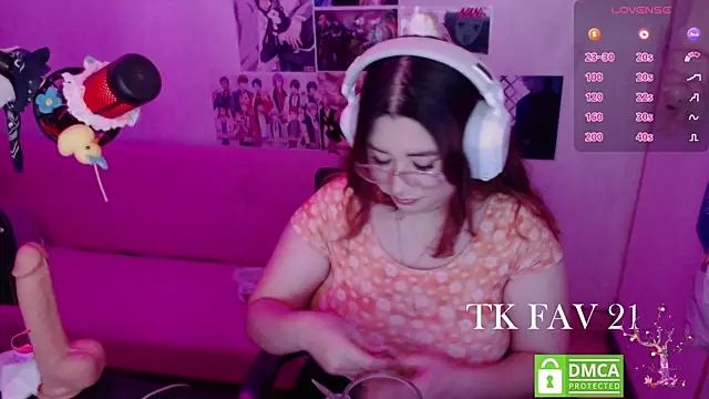 Snapshot of Pink_girl0n chatting on May 31, 5:59 am Pink girl0n online show from May 31, 5:59 am