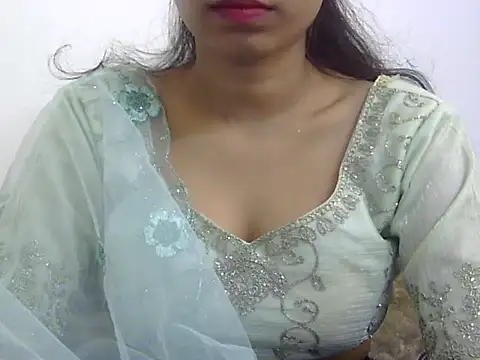 Snapshot of SONIYA_47 chatting on February 21, 6:36 am SONIYA 47 online show from February 21, 6:36 am