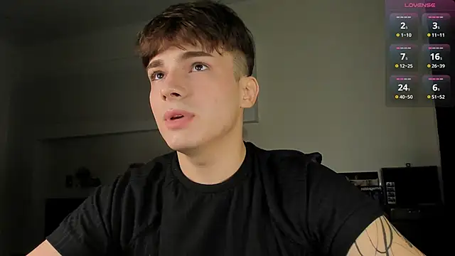 Snapshot of mystic_evan chatting on April 27, 6:06 pm mystic evan online show from April 27, 6:06 pm