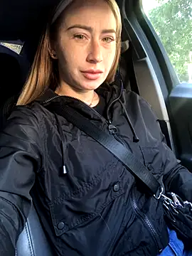 Reina Cummings online show from September 15, 4:56 am