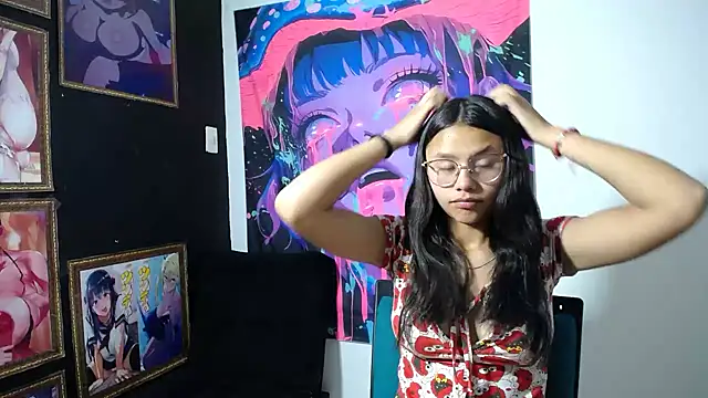 Snapshot of SofieLove_01 chatting on November 7, 6:35 am SofieLove 01 online show from November 7, 6:35 am