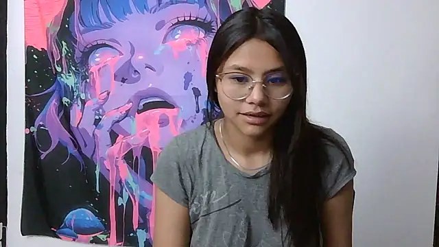 Snapshot of SofieLove_01 chatting on December 3, 8:23 am SofieLove 01 online show from December 3, 8:23 am