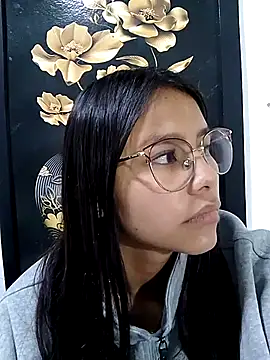 Snapshot of SofieLove_01 chatting on December 17, 8:53 am SofieLove 01 online show from December 17, 8:53 am