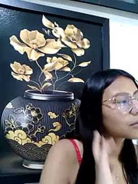 Snapshot of SofieLove_01 chatting on December 19, 8:43 am SofieLove 01 online show from December 19, 8:43 am