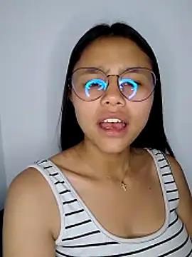 Snapshot of SofieLove_01 chatting on February 5, 7:57 am SofieLove 01 online show from February 5, 7:57 am