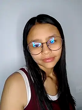 Snapshot of SofieLove_01 chatting on February 8, 8:18 am SofieLove 01 online show from February 8, 8:18 am