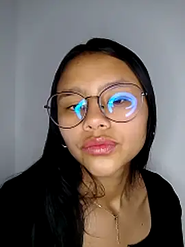 Snapshot of SofieLove_01 chatting on February 10, 7:45 am SofieLove 01 online show from February 10, 7:45 am