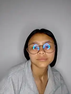 Snapshot of SofieLove_01 chatting on February 13, 8:10 am SofieLove 01 online show from February 13, 8:10 am