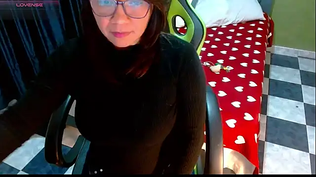 hiilarybrown online show from July 19, 2:15 am