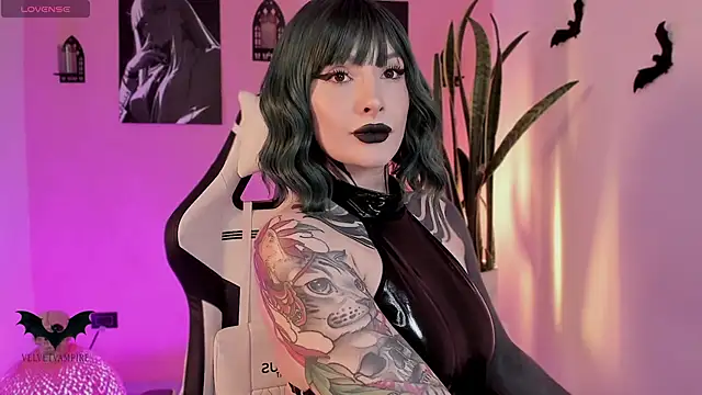 VelvetVampiree online show from January 16, 10:47 pm