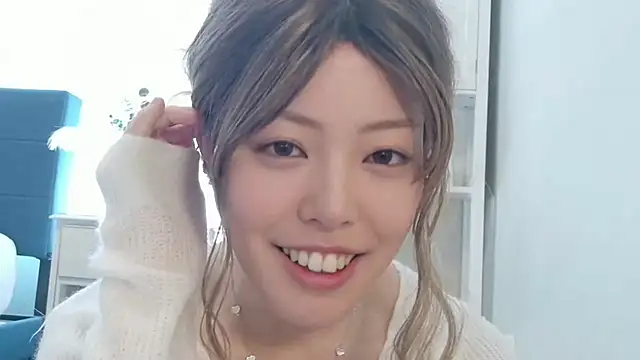 Nana with online show from April 23, 12:56 am