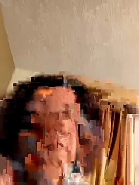 lil-gemini-hippy online show from June 16, 3:42 am