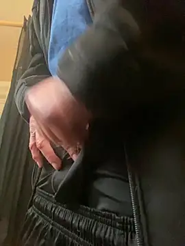 Bigrich112277 online show from February 18, 9:44 pm