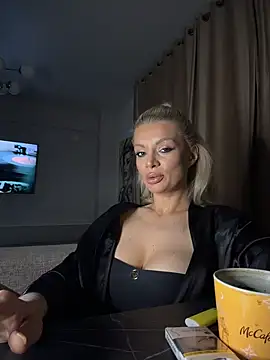 BOO D online show from February 3, 7:41 pm