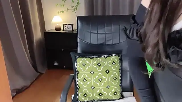 Snapshot of Calvin--1 chatting on September 9, 1:32 pm Calvin--1 online show from September 9, 1:32 pm