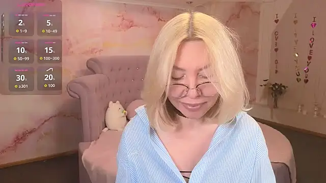 Snapshot of Wendy_Waves chatting on November 23, 12:16 pm Wendy Waves online show from November 23, 12:16 pm