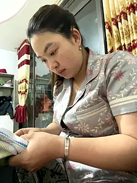 Nhung584 online show from October 12, 1:10 pm