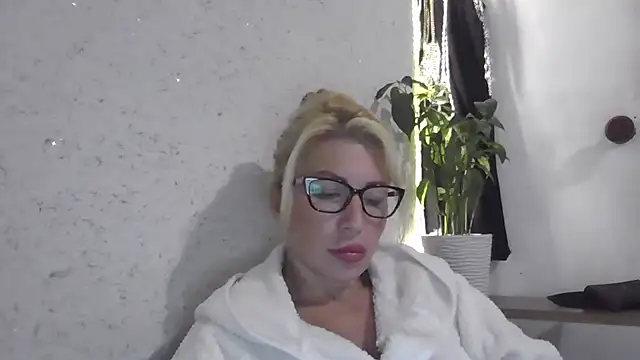 fox red lady7 online show from October 8, 7:22 pm