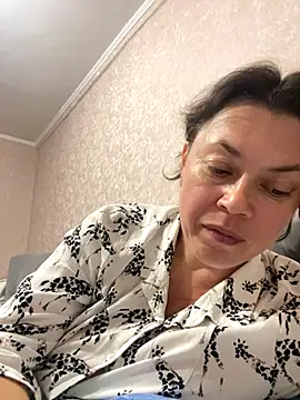 Kiravix online show from October 10, 5:45 pm