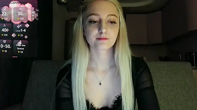 white liillyy online show from October 19, 8:20 pm