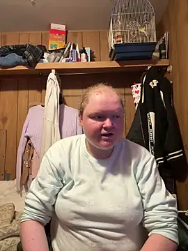 Snapshot of KadiSparkle chatting on January 6, 2:26 am KadiSparkle online show from January 6, 2:26 am