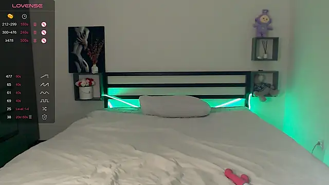 Snapshot of babywin77 chatting on December 1, 8:03 pm babywin77 online show from December 1, 8:03 pm