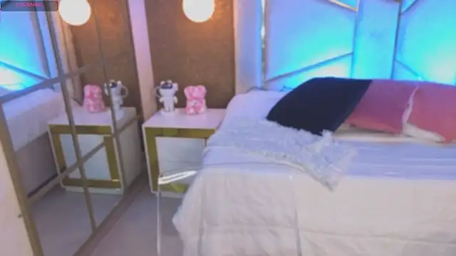 Anne Mallow online show from February 24, 11:30 am