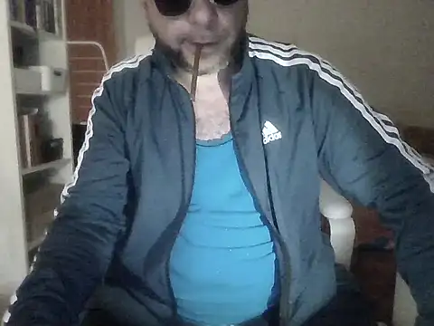 Snapshot of SmokedAlloy2 chatting on July 17, 5:14 am SmokedAlloy2 online show from July 17, 5:14 am