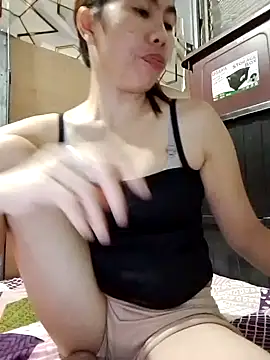 Snapshot of Deliciousgirl14 chatting on February 5, 2:33 pm Deliciousgirl14 online show from February 5, 2:33 pm