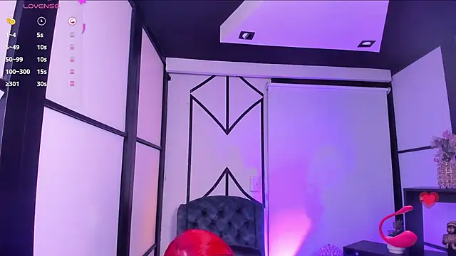 NahomiRichards  online show from December 23, 6:00 am