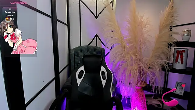 NahomiRichards  online show from February 26, 4:33 am