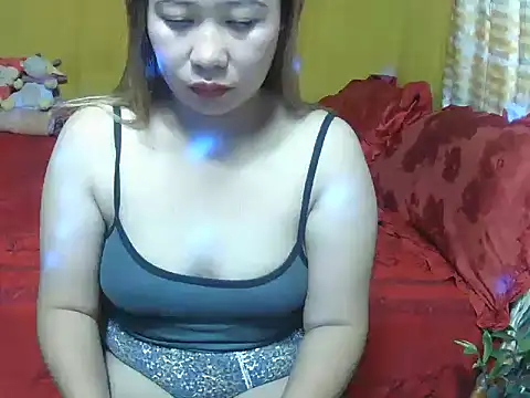 Snapshot of Strawberryyou chatting on November 18, 10:25 pm Strawberryyou online show from November 18, 10:25 pm