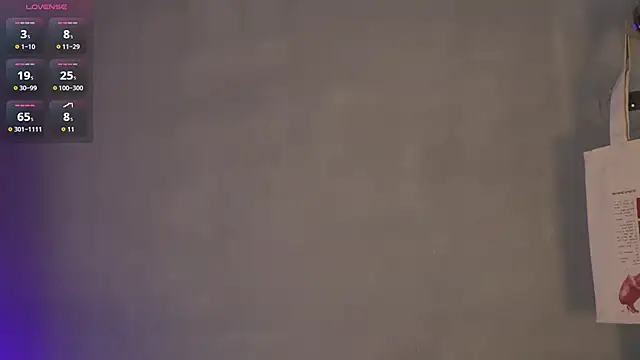 Snapshot of samycute_ chatting on June 28, 5:02 am samycute online show from June 28, 5:02 am