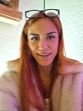 SlimBellaa online show from October 22, 8:30 pm