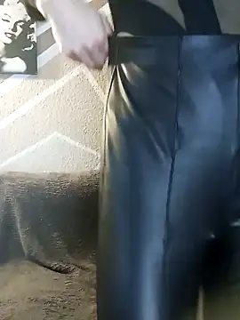 SlimBellaa online show from February 11, 2:00 pm