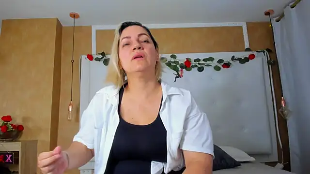 Heidy milf online show from March 26, 6:46 pm