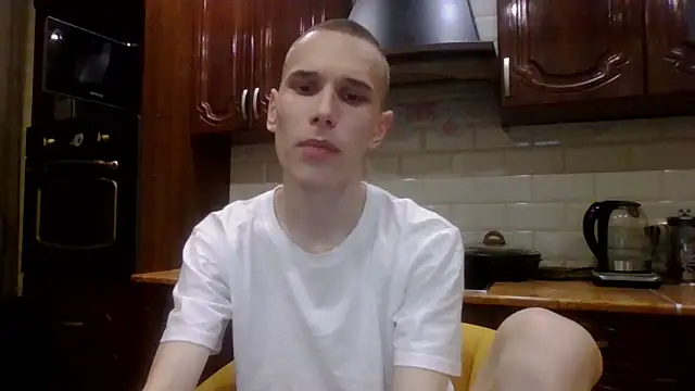 Snapshot of your___honeyy chatting on February 22, 6:17 pm your honeyy online show from February 22, 6:17 pm