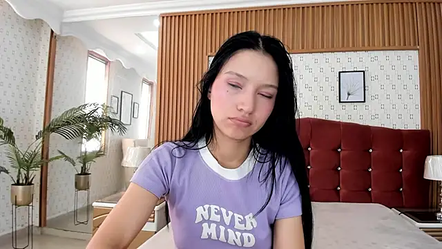 Sophie Calloway online show from April 18, 7:07 pm