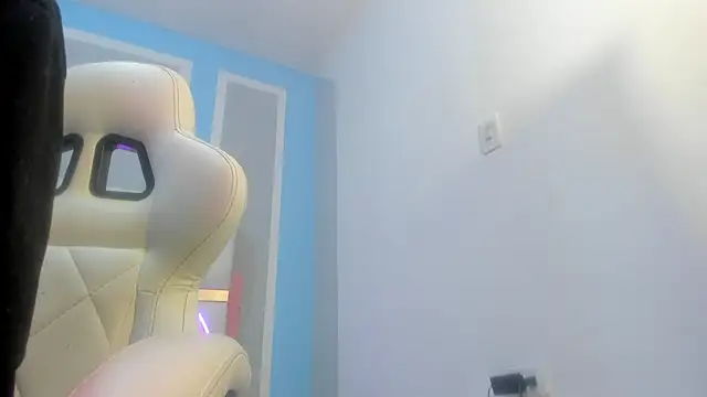 MilkWhore1 online show from February 11, 7:30 pm