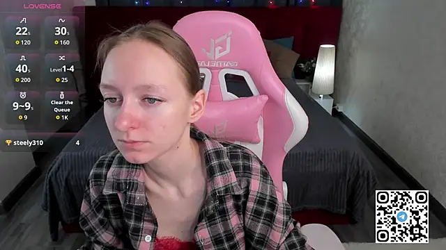 Snapshot of Mia_E1fie chatting on February 4, 11:20 pm Mia E1fie online show from February 4, 11:20 pm