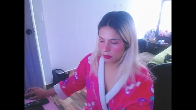 Snapshot of mystica_25 chatting on October 24, 5:09 pm mystica 25 online show from October 24, 5:09 pm