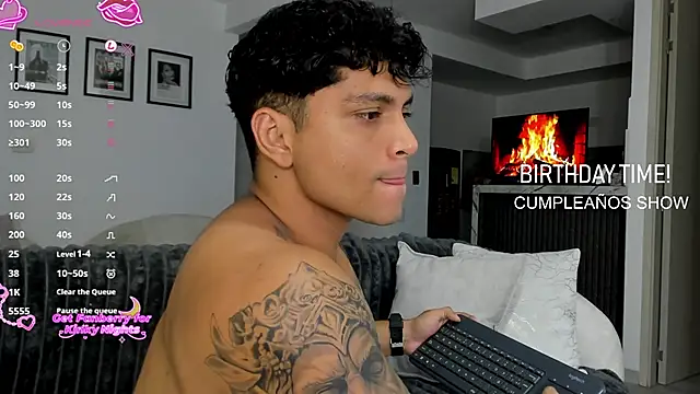 Snapshot of Nicolasmontoya16 chatting on January 16, 4:16 am Nicolasmontoya16 online show from January 16, 4:16 am