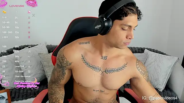 Snapshot of Nicolasmontoya16 chatting on March 22, 1:14 pm Nicolasmontoya16 online show from March 22, 1:14 pm