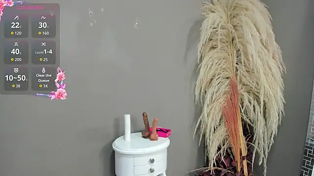 sienna glow online show from April 16, 1:45 pm