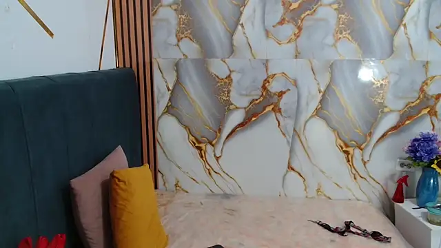 AmbarSmit online show from April 15, 10:55 am