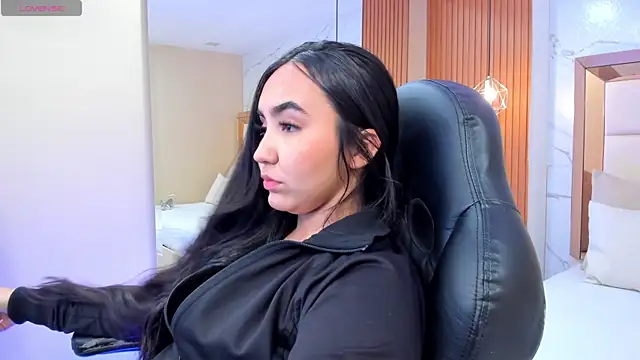 julieta rosee online show from January 9, 9:49 pm