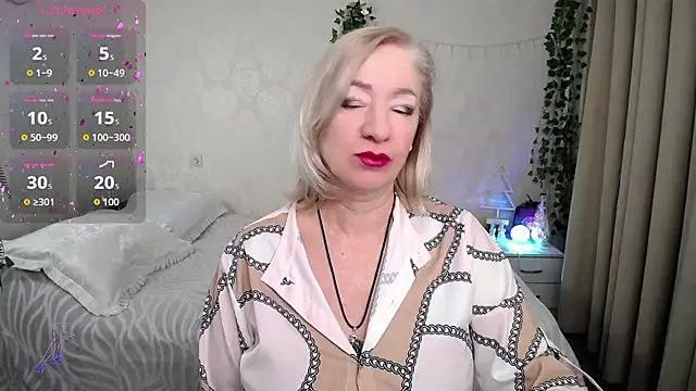 hunters woman online show from December 15, 10:47 pm